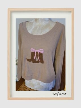 Women’s Pullover Lightweight  Sweater with Embroidered Cowboy  Boots Size Xl